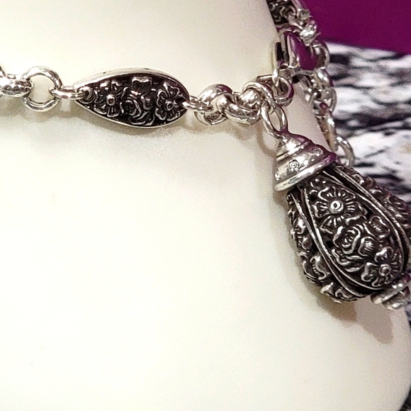 BRIGHTON RETIRED CASCADING TEARDROP CHARM BRACELET NWOT ✨️ - Picture 4 of 7